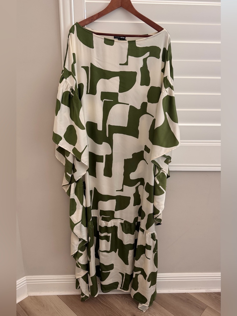 Satin Abstract maxi dress by Fashion Nova, XL